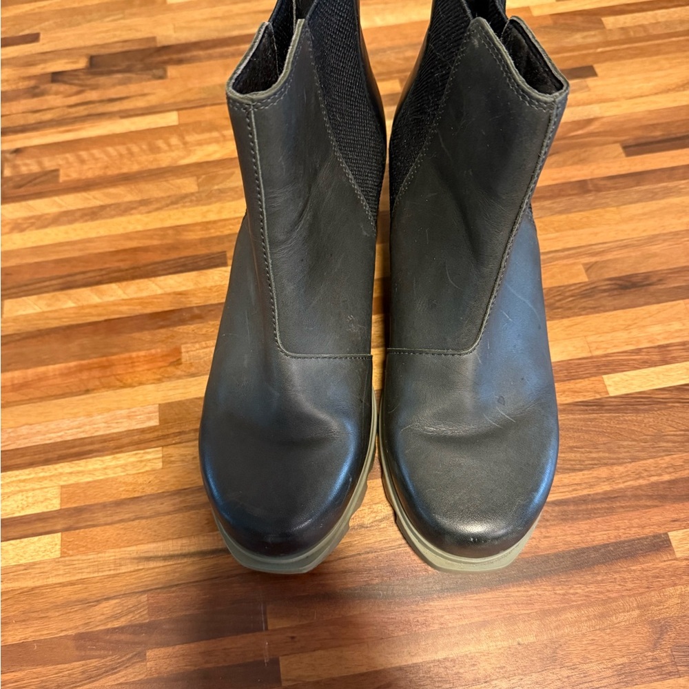 Sorel Black and Dark Green ( but looks black) Wedge Joan of Arctic Ankle Boots - Picture 6 of 7